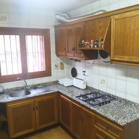 Yucas Rural House Бусот